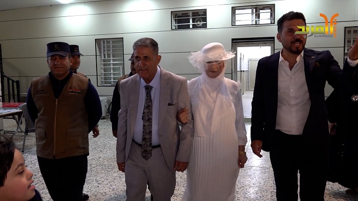 مسن عراقي يتزوج من مسنة إيرانية في دار للمسنين في العمارة 
