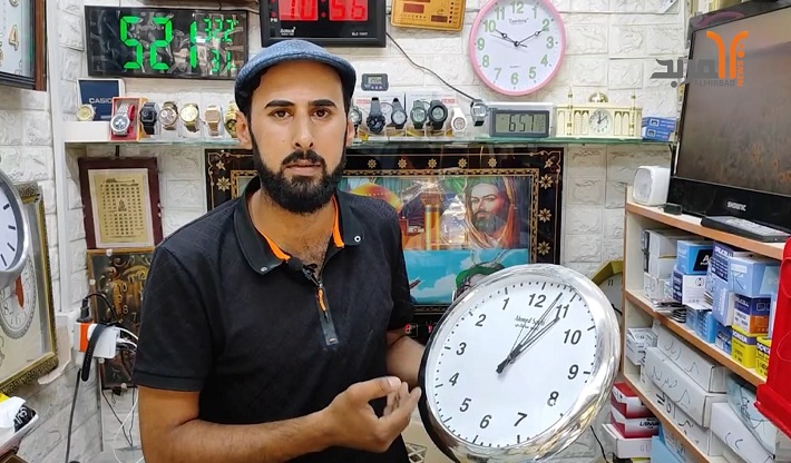 عقارب عكس الزمن إبداع ساعاتي في الناصرية  