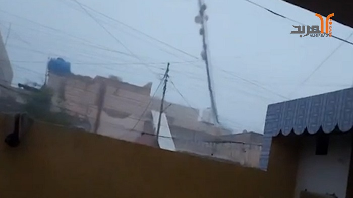 فيديو متداول .. سقوط برج انترنت في منطقة الثورة وسط العمارة 